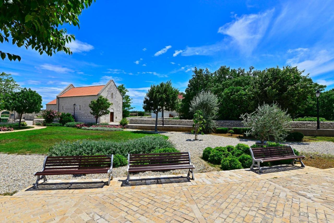 Apartment Lea Nin Exterior foto